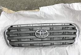 Решетка радиатора Toyota Land-Cruiser 200 - Фото #1