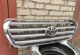 Решетка радиатора Toyota Land Cruiser 200 - Фото #1