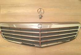 Решетка радиатора Мерседес (Mercedes-Benz) С-класс - Фото #1