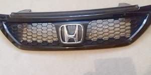 Решётка радиатора на Honda CR-V - Фото #1