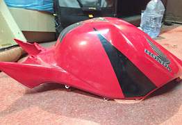 Пластик бака на Honda CBR1000RR 2004-2005 год - Фото #1